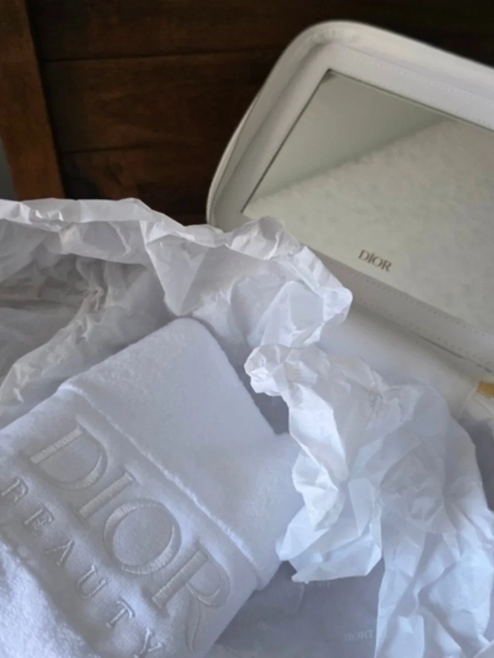 Dior Beauty White Vanity Bag Makeup Case With Mirror VIP PLATINUM GWP Dior Towel